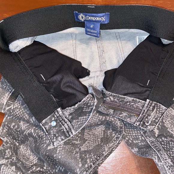 Democracy Absolution snake print skinny jeans Sz6 - Picture 7 of 9